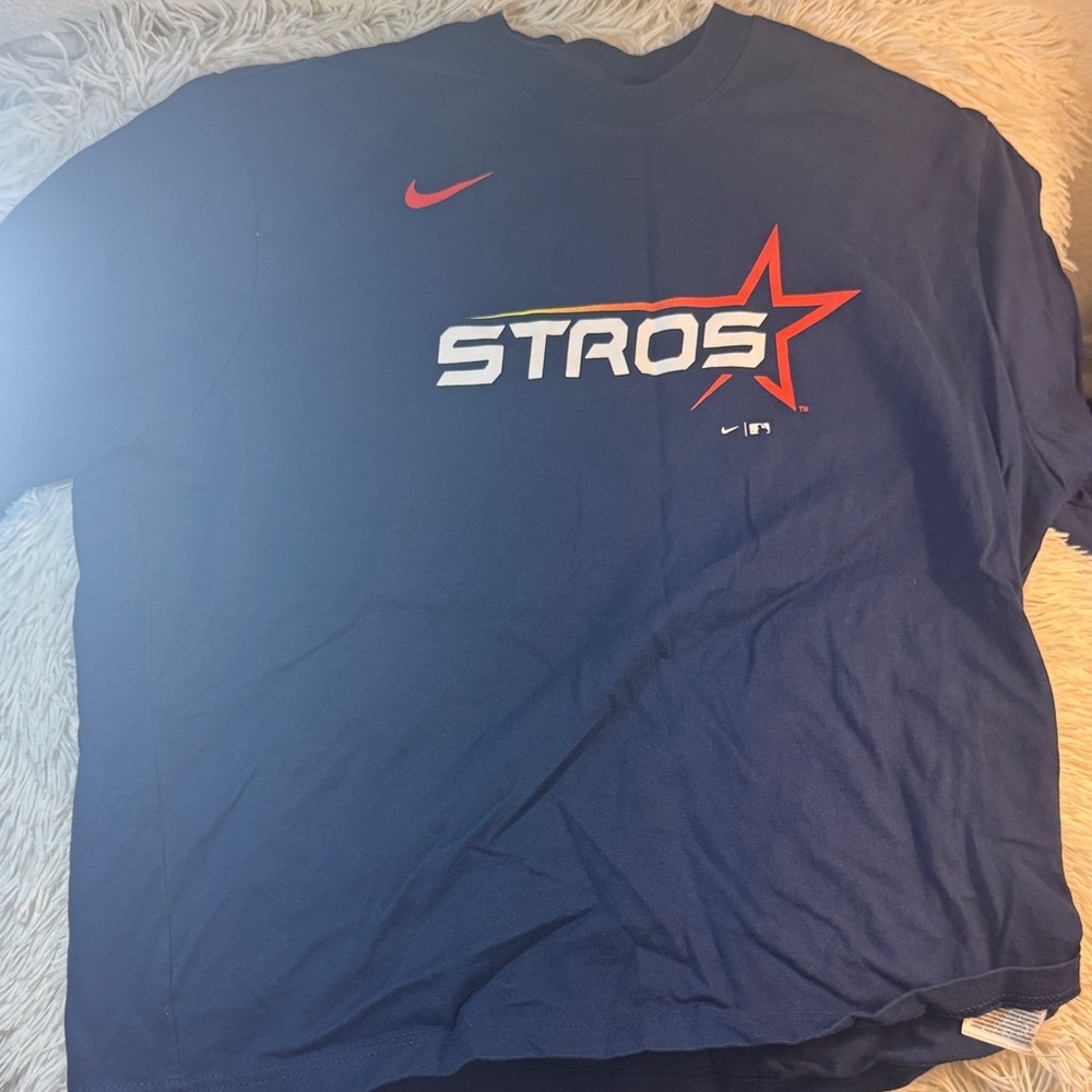 Nike women’s‎  Navy Stros Tee